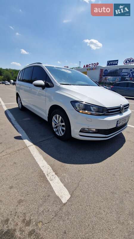 Микровэн Volkswagen Touran 2016 в Запорожье