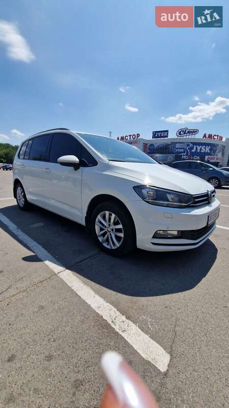 Микровэн Volkswagen Touran 2016 в Запорожье