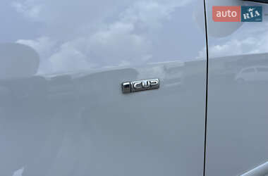 Мінівен Volkswagen Touran 2014 в 