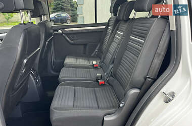 Мінівен Volkswagen Touran 2014 в 