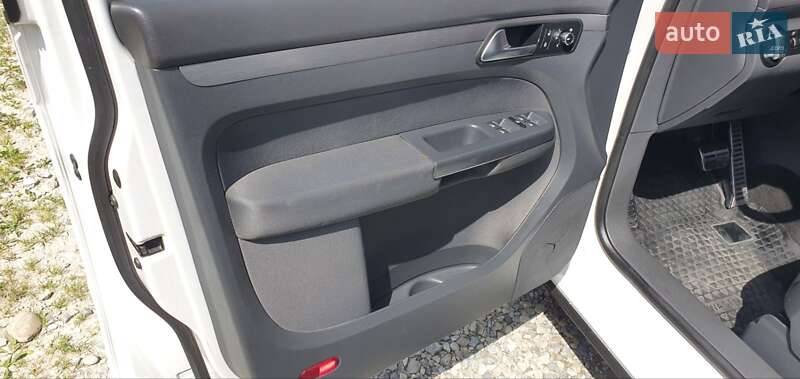 Мінівен Volkswagen Touran 2012 в Івано-Франківську