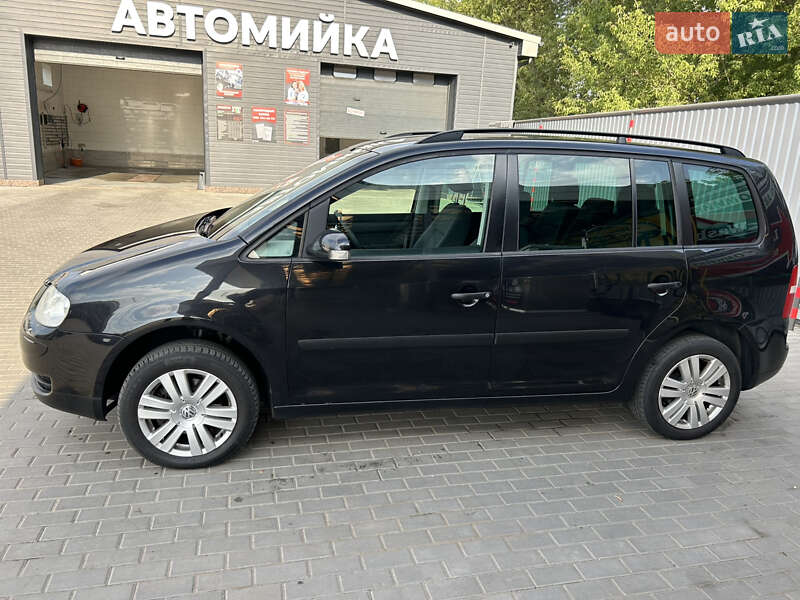 Минивэн Volkswagen Touran 2004 в Александрие