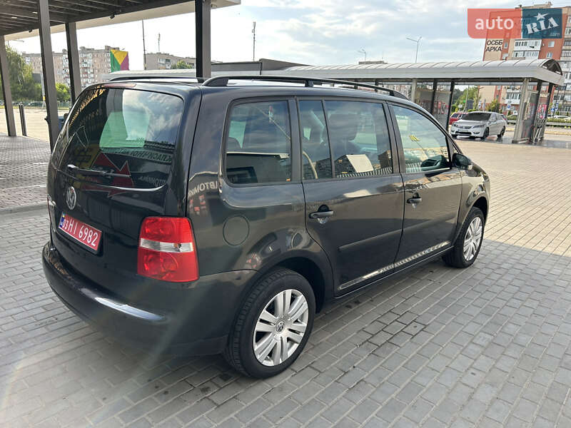 Минивэн Volkswagen Touran 2004 в Александрие