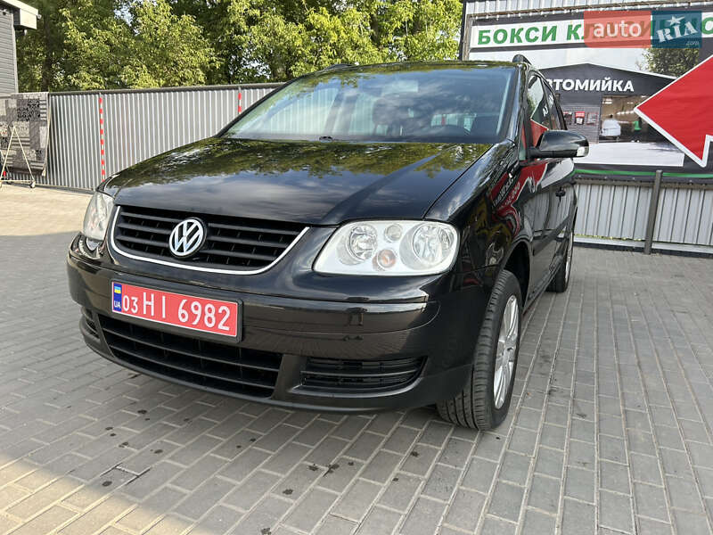 Минивэн Volkswagen Touran 2004 в Александрие