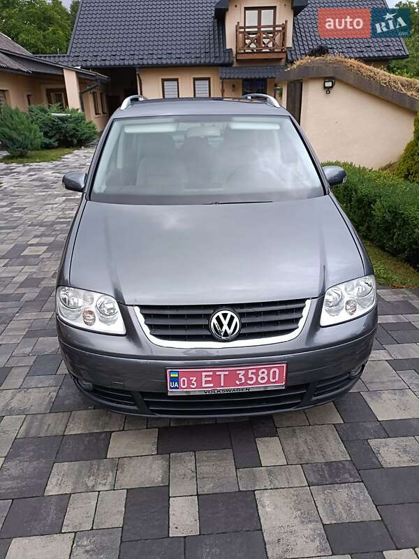 Минивэн Volkswagen Touran 2004 в Косове