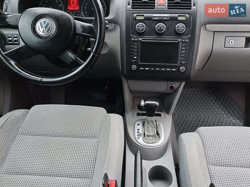 Минивэн Volkswagen Touran 2004 в Косове