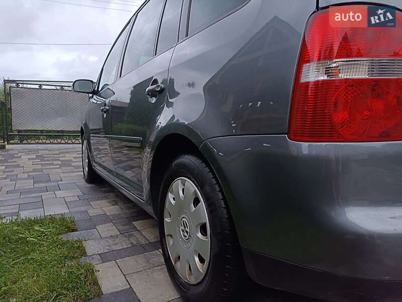 Минивэн Volkswagen Touran 2004 в Косове