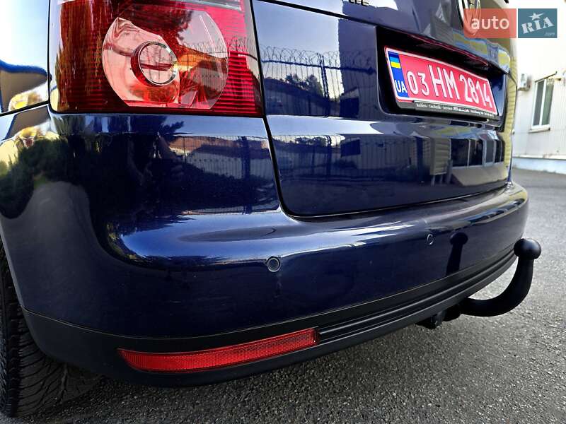Мінівен Volkswagen Touran 2009 в Полтаві