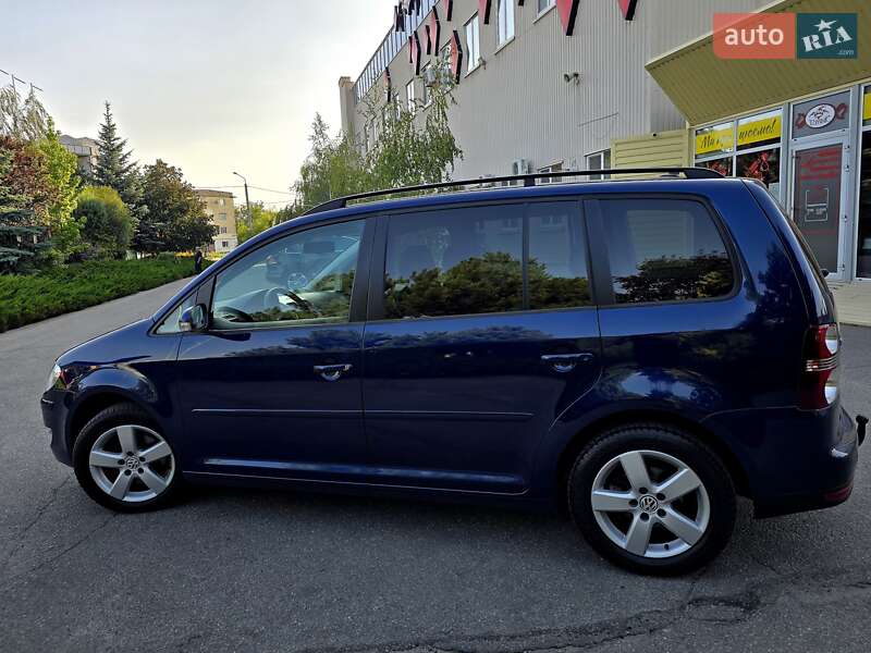 Мінівен Volkswagen Touran 2009 в Полтаві