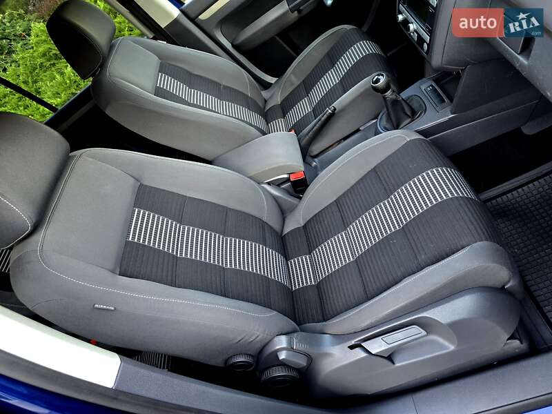 Мінівен Volkswagen Touran 2009 в Полтаві