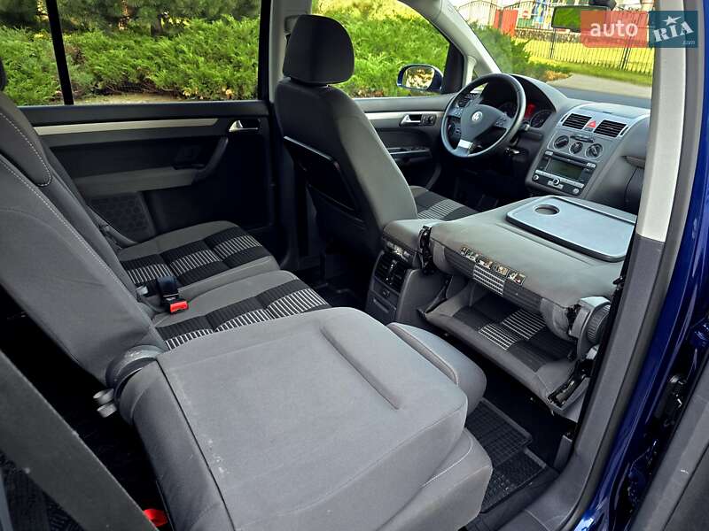Мінівен Volkswagen Touran 2009 в Полтаві