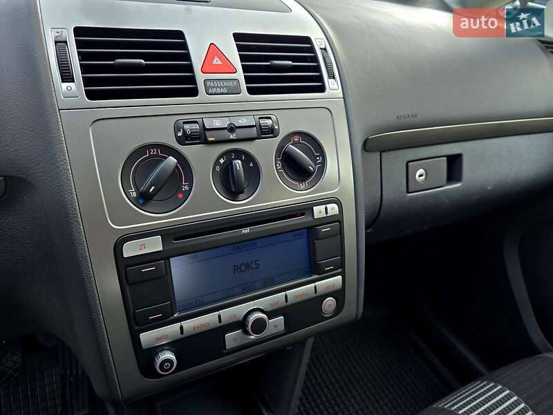 Мінівен Volkswagen Touran 2009 в Полтаві