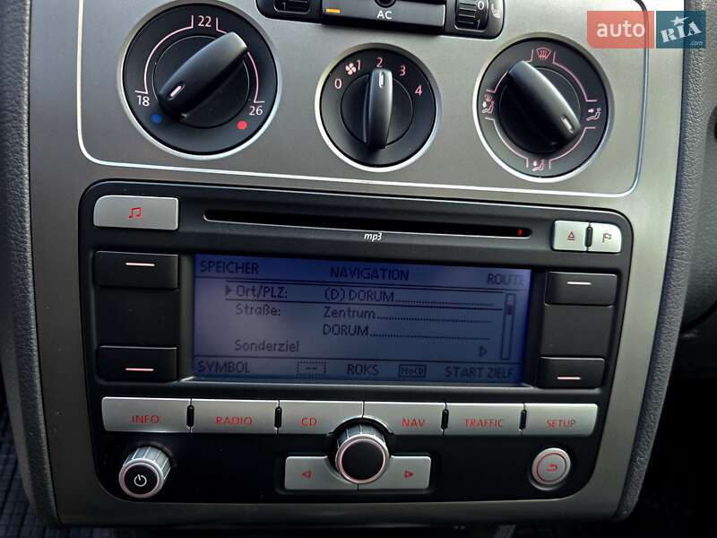 Мінівен Volkswagen Touran 2009 в Полтаві