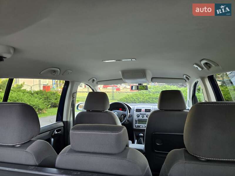 Мінівен Volkswagen Touran 2009 в Полтаві