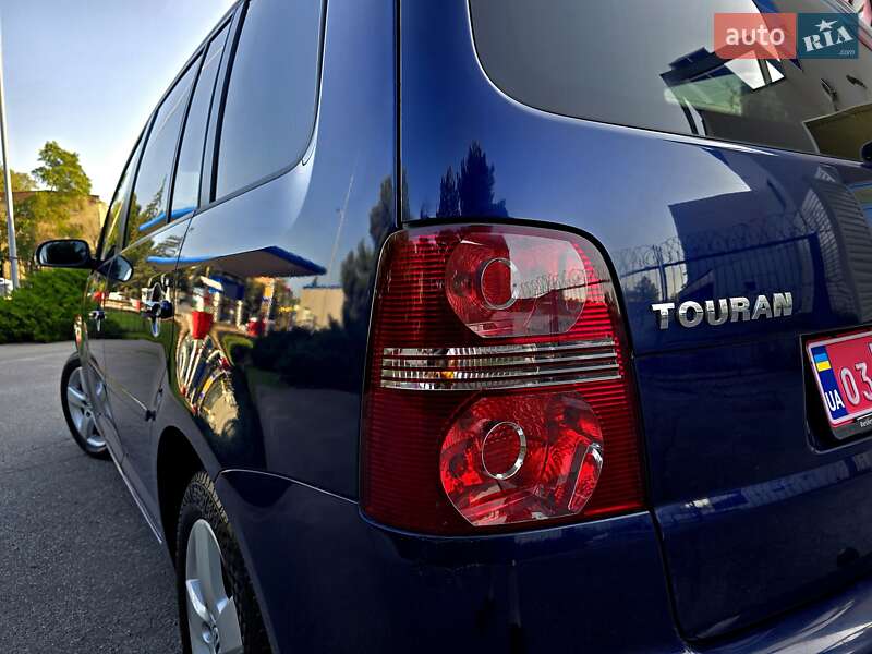 Мінівен Volkswagen Touran 2009 в Полтаві