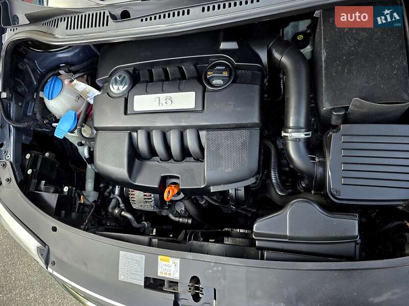Мінівен Volkswagen Touran 2009 в Полтаві