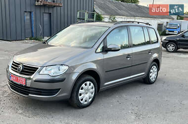 Минивэн Volkswagen Touran 2010 в Луцке