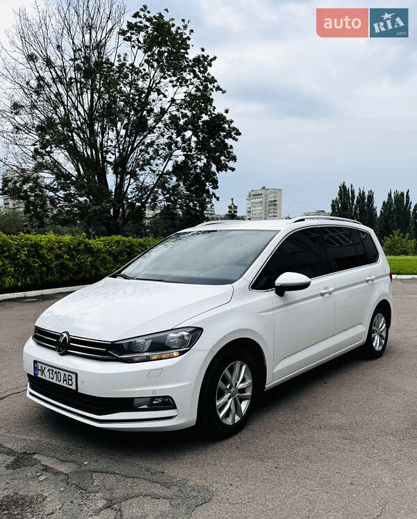 Volkswagen Touran 2016