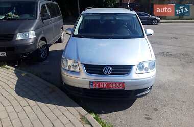 Мінівен Volkswagen Touran 2006 в Луцьку