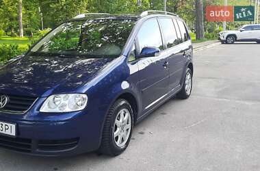 Минивэн Volkswagen Touran 2006 в Киеве