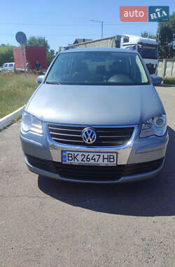 Минивэн Volkswagen Touran 2009 в Костополе