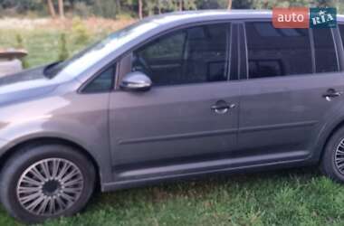 Мінівен Volkswagen Touran 2013 в Яворові