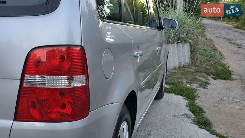 Минивэн Volkswagen Touran 2006 в Полтаве