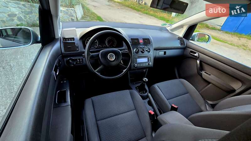 Минивэн Volkswagen Touran 2006 в Полтаве