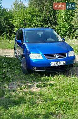 Минивэн Volkswagen Touran 2004 в Волочиске