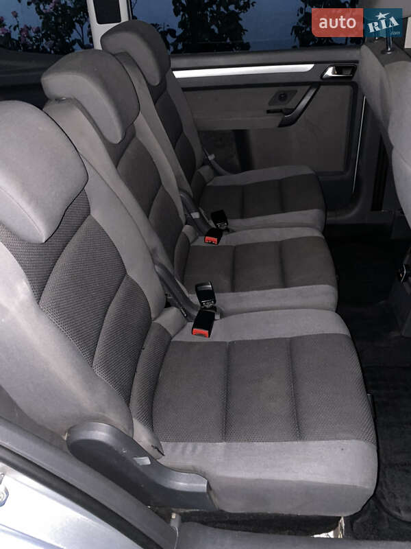 Минивэн Volkswagen Touran 2011 в Градижске фото 11 Минивэн Volkswagen Touran 2011 в Градижске