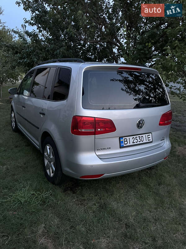 Минивэн Volkswagen Touran 2011 в Градижске фото 7 Минивэн Volkswagen Touran 2011 в Градижске
