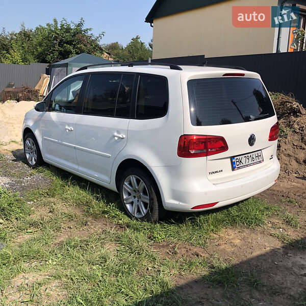 Минивэн Volkswagen Touran 2015 в Ровно