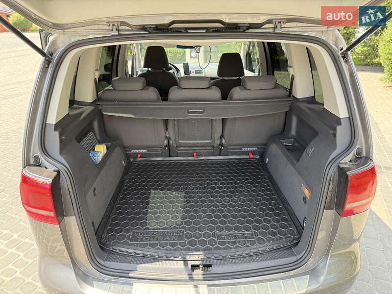 Мінівен Volkswagen Touran 2010 в Вінниці