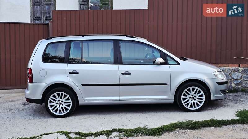 Минивэн Volkswagen Touran 2007 в Полтаве