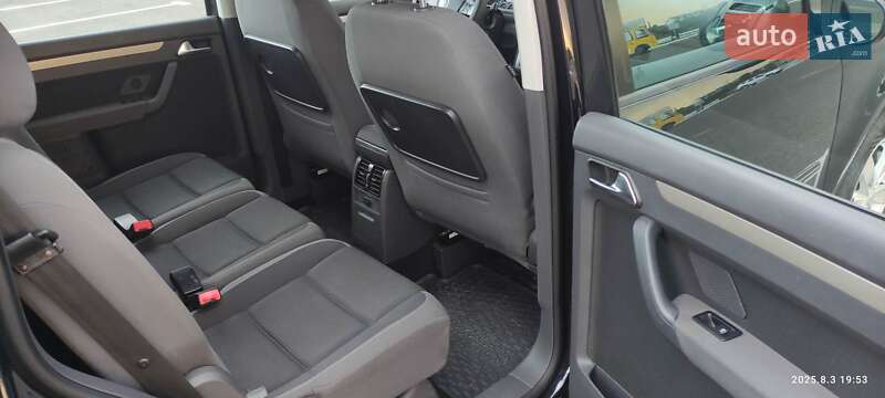 Минивэн Volkswagen Touran 2010 в Луцке