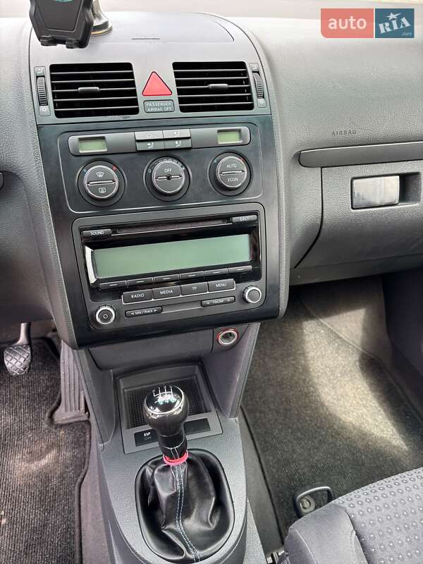 Минивэн Volkswagen Touran 2003 в Валках фото 9 Минивэн Volkswagen Touran 2003 в Валках