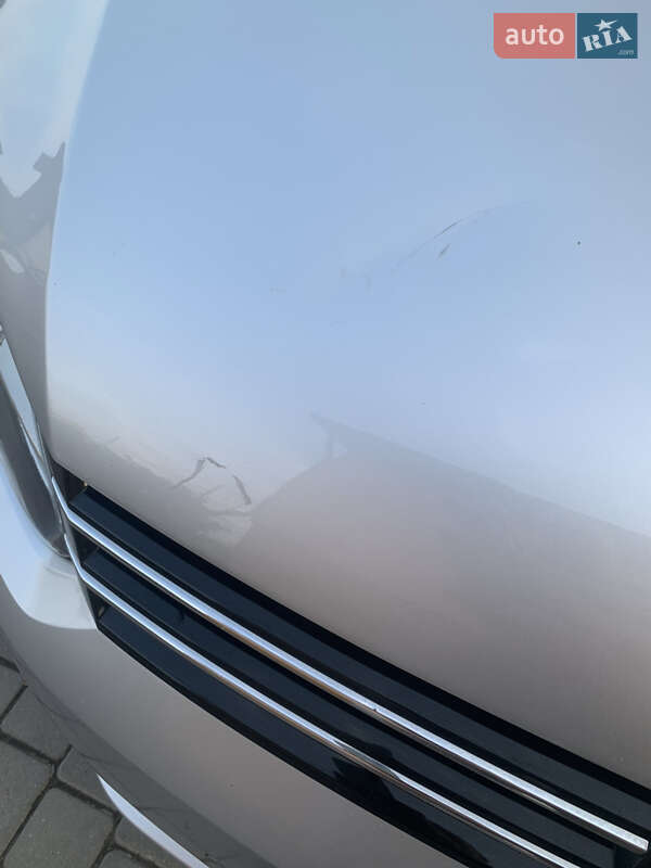 Мінівен Volkswagen Touran 2013 в Рава-Руській