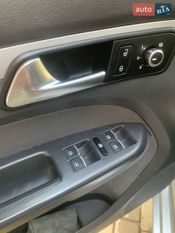 Мінівен Volkswagen Touran 2013 в Рава-Руській