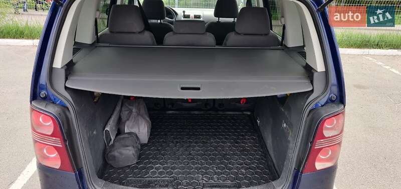 Минивэн Volkswagen Touran 2007 в Днепре