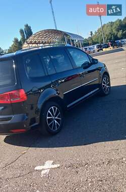 Мінівен Volkswagen Touran 2011 в Києві