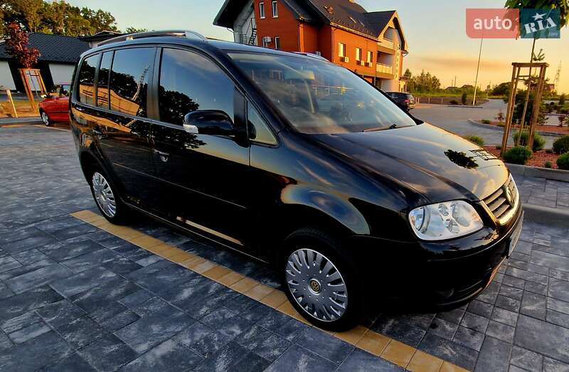 Минивэн Volkswagen Touran 2006 в Звягеле