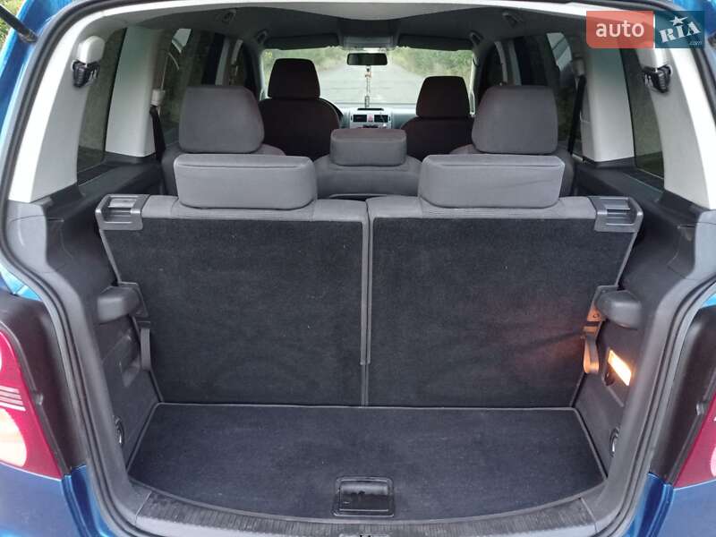 Минивэн Volkswagen Touran 2007 в Любашевке