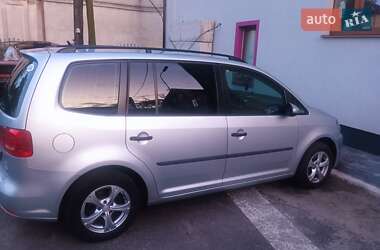 Минивэн Volkswagen Touran 2011 в Золочеве