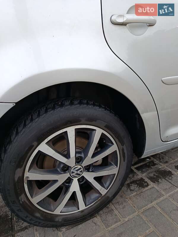 Минивэн Volkswagen Touran 2013 в Ровно