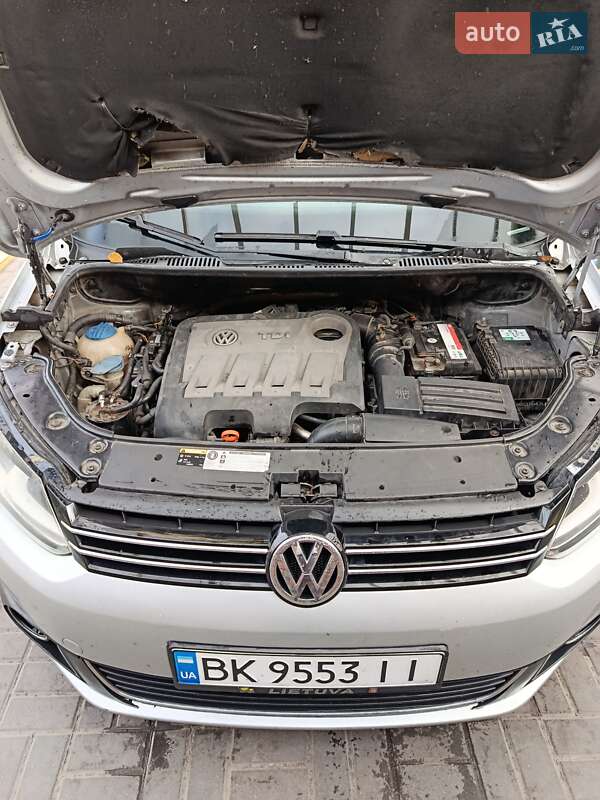Минивэн Volkswagen Touran 2013 в Ровно