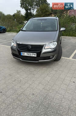 Мінівен Volkswagen Touran 2008 в Пустомитах