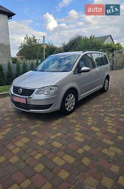 Мінівен Volkswagen Touran 2010 в Дубні
