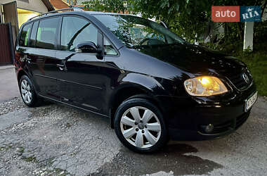Минивэн Volkswagen Touran 2004 в Тлумаче