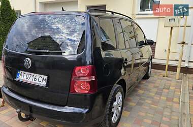 Мінівен Volkswagen Touran 2006 в Чернівцях