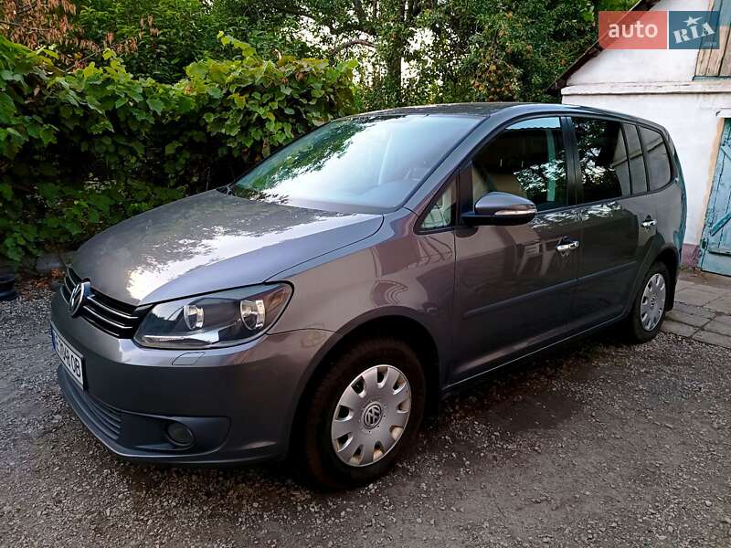 Минивэн Volkswagen Touran 2010 в Бершади